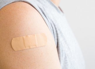 New FIP report on pharmacy vaccinations around the world Pharmacy vaccinations offer almost 1.8 billion people around the world the possibility of being vaccinated.