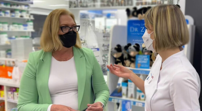Politicians visit pharmacies ahead of election
