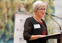 Leading Victorian pharmacists honoured Roslyn Stewart MPS at the Victorian Pharmacist Dinner