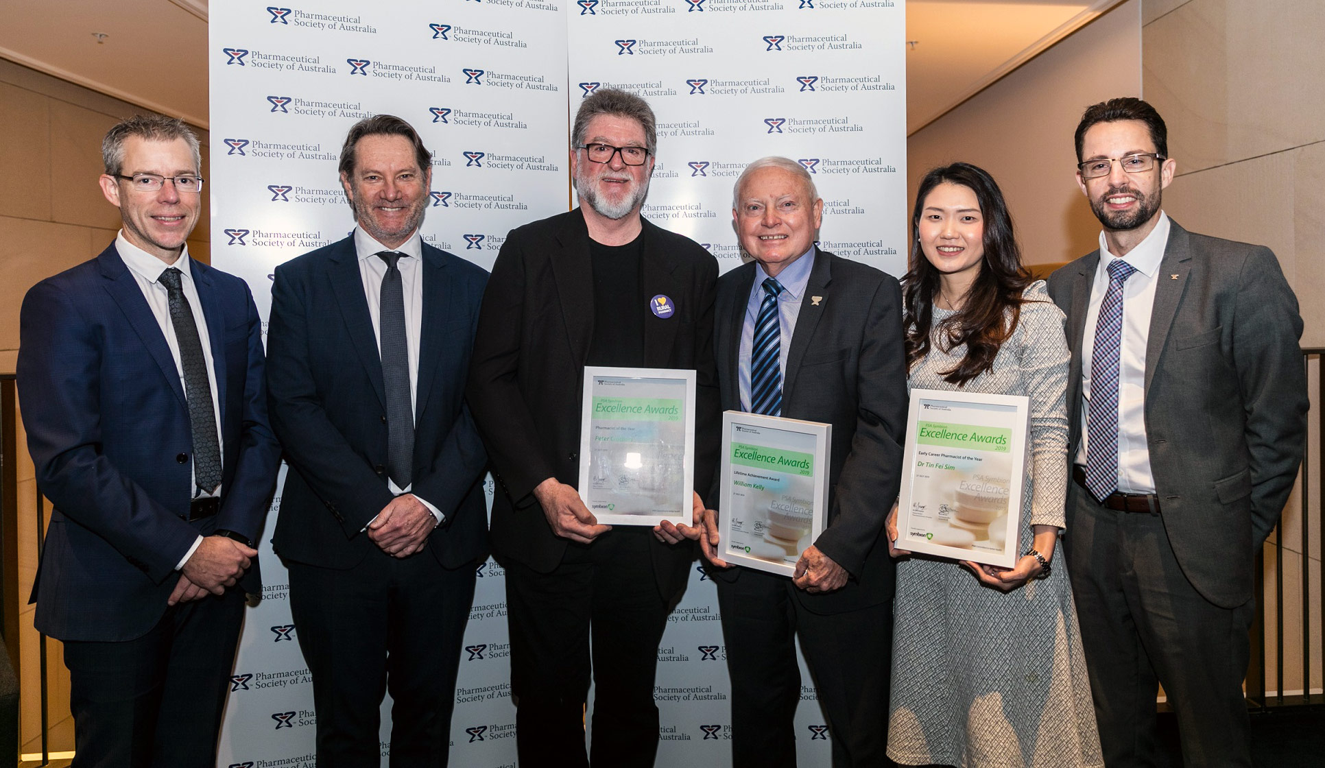 L-R) PSA CEO Dr Shane Jackson, Symbion General Manager Strategic Groups Mr David Beaton; Pharmacist of the Year Mr Peter Crothers; Lifetime Achievement Award winner Col. (Rtd) Bill Kelly; Early Career Pharmacist of the Year Dr Fei Sim; and PSA National President Dr Chris Freeman